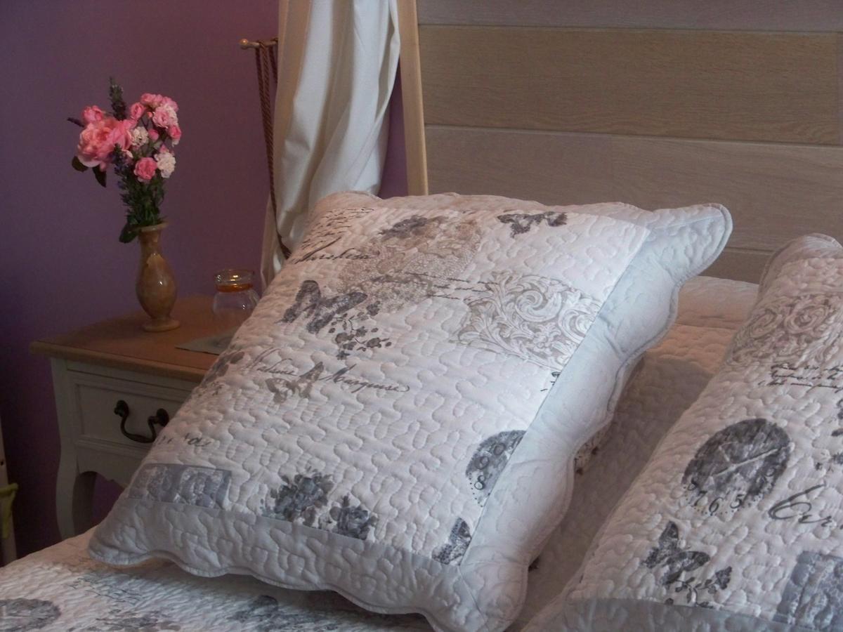 Bed and Breakfast La Genoise Tillieres Экстерьер фото